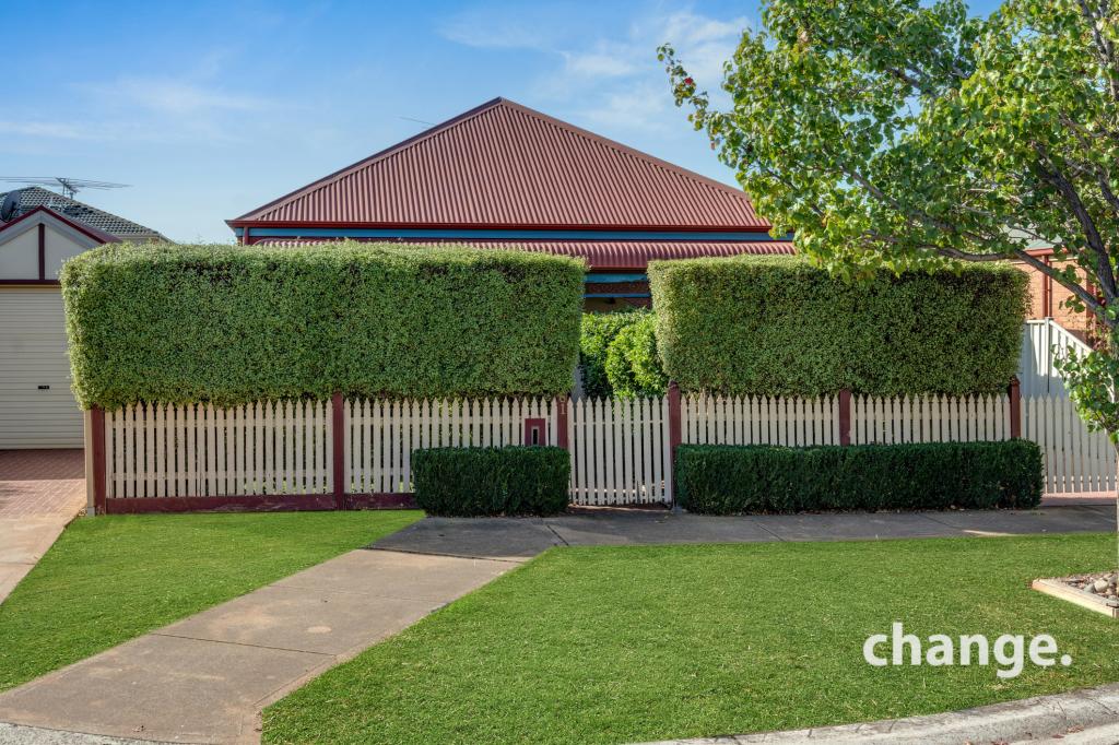 61 Northampton Cres, Caroline Springs, VIC 3023