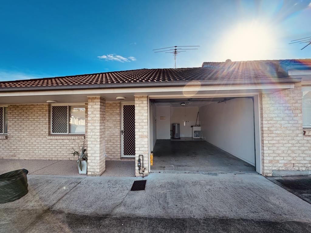 1/8 Rosegum Pl, Redbank Plains, QLD 4301