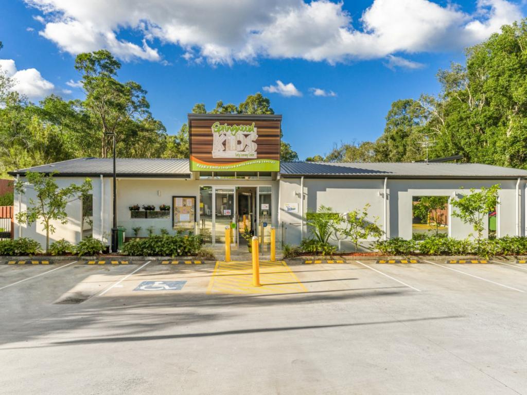 198-200 SPRINGWOOD RD, SPRINGWOOD, QLD 4127