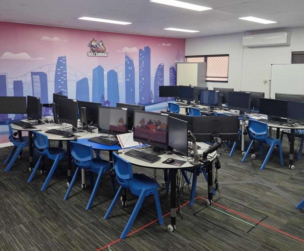 Suite 15a/160 Cotlew St, Ashmore, QLD 4214