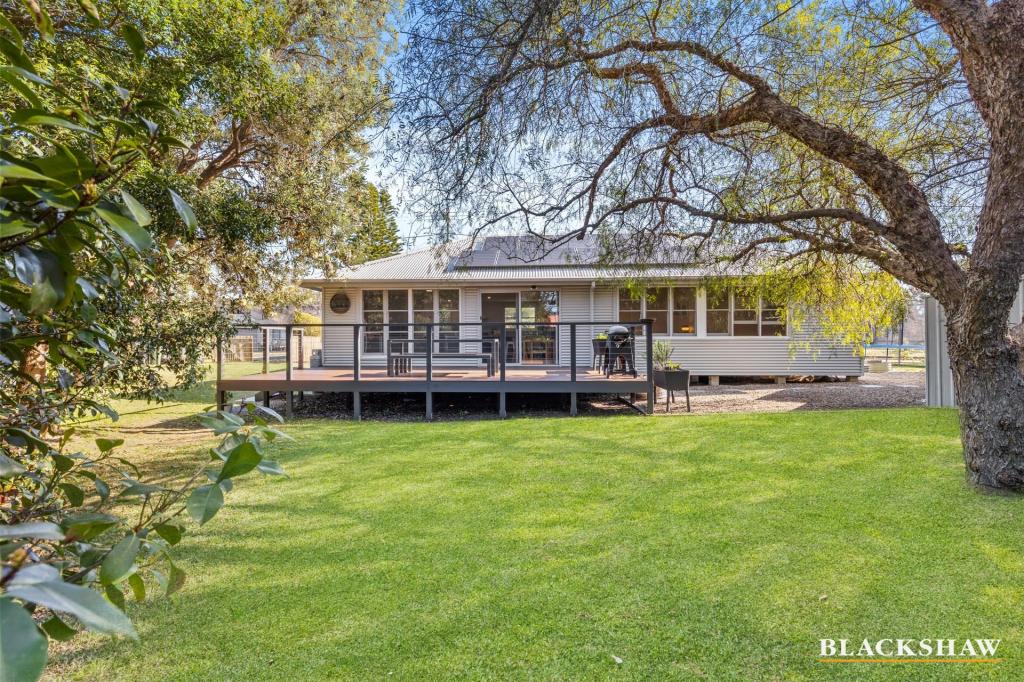74 AINSLIE PDE, TOMAKIN, NSW 2537