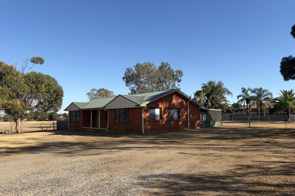 3 Warwick Rd, Tamworth, NSW 2340