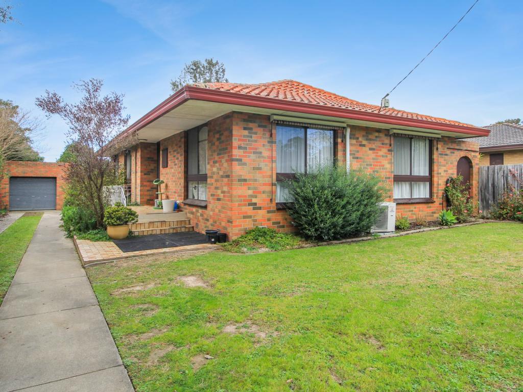 15 COOMA ST, BAIRNSDALE, VIC 3875