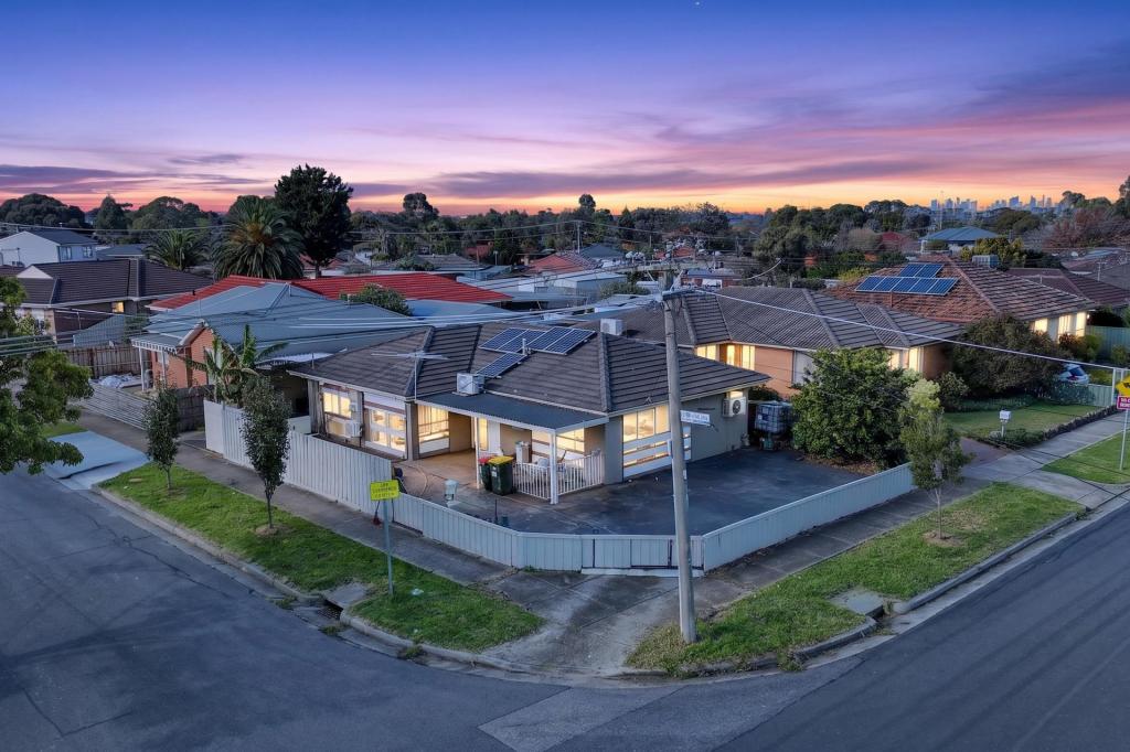 18 Robyn Ave, Albanvale, VIC 3021