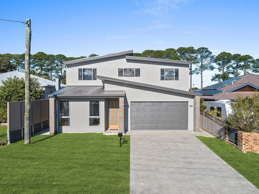 12 THIRTEENTH AVE, SAWTELL, NSW 2452