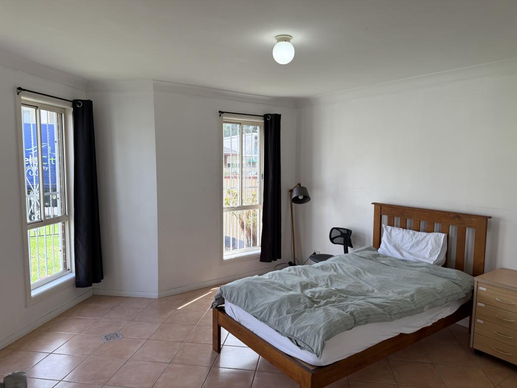 2 CLARENCE ST, CANLEY HEIGHTS, NSW 2166