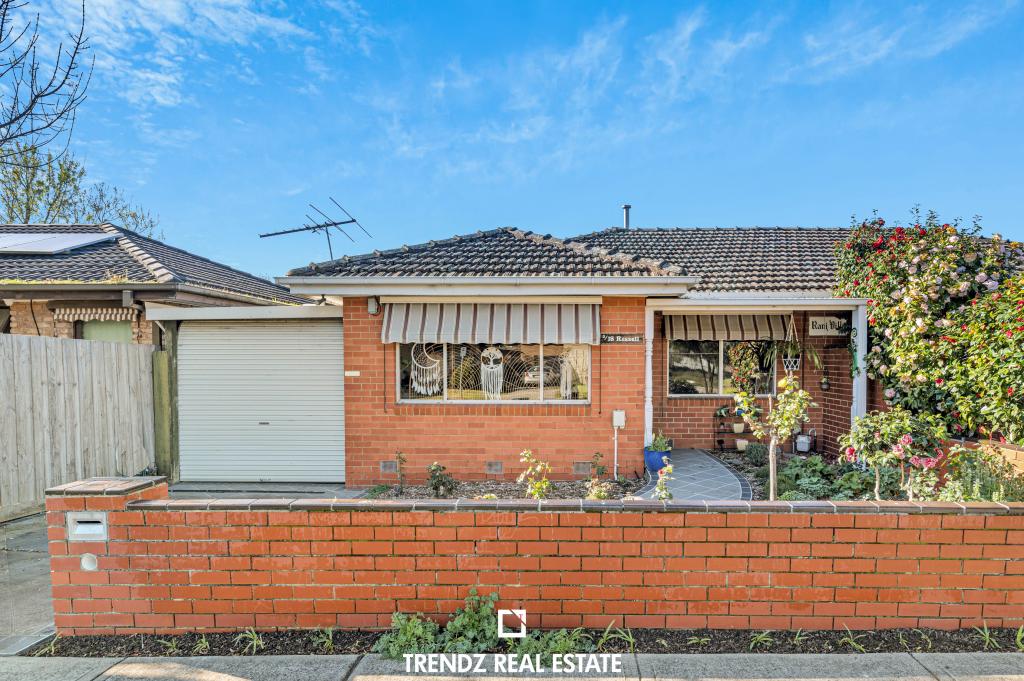 2/18 Russell St, Cranbourne, VIC 3977