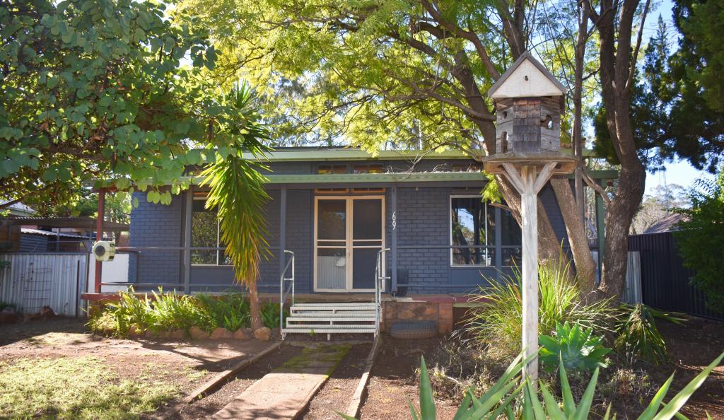 69 Euchie St, Peak Hill, NSW 2869