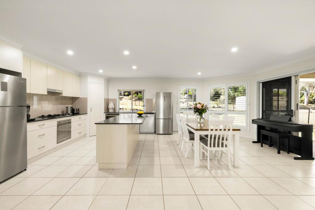 13 Lilly Ave, Cawdor, QLD 4352