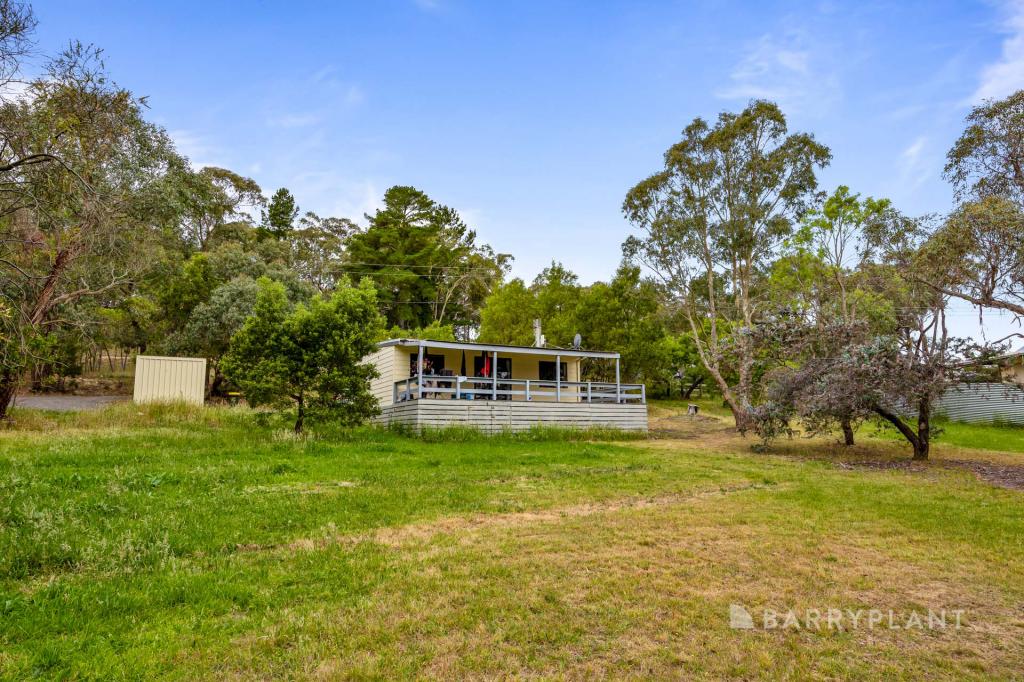 32 Young St, Linton, VIC 3360