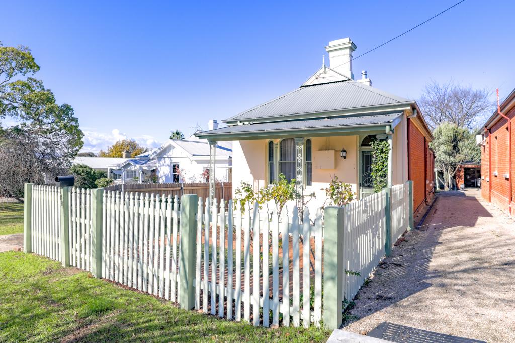 188 Peel St, Bathurst, NSW 2795