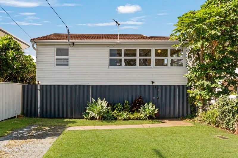 8 Dunns Tce, Scarborough, QLD 4020