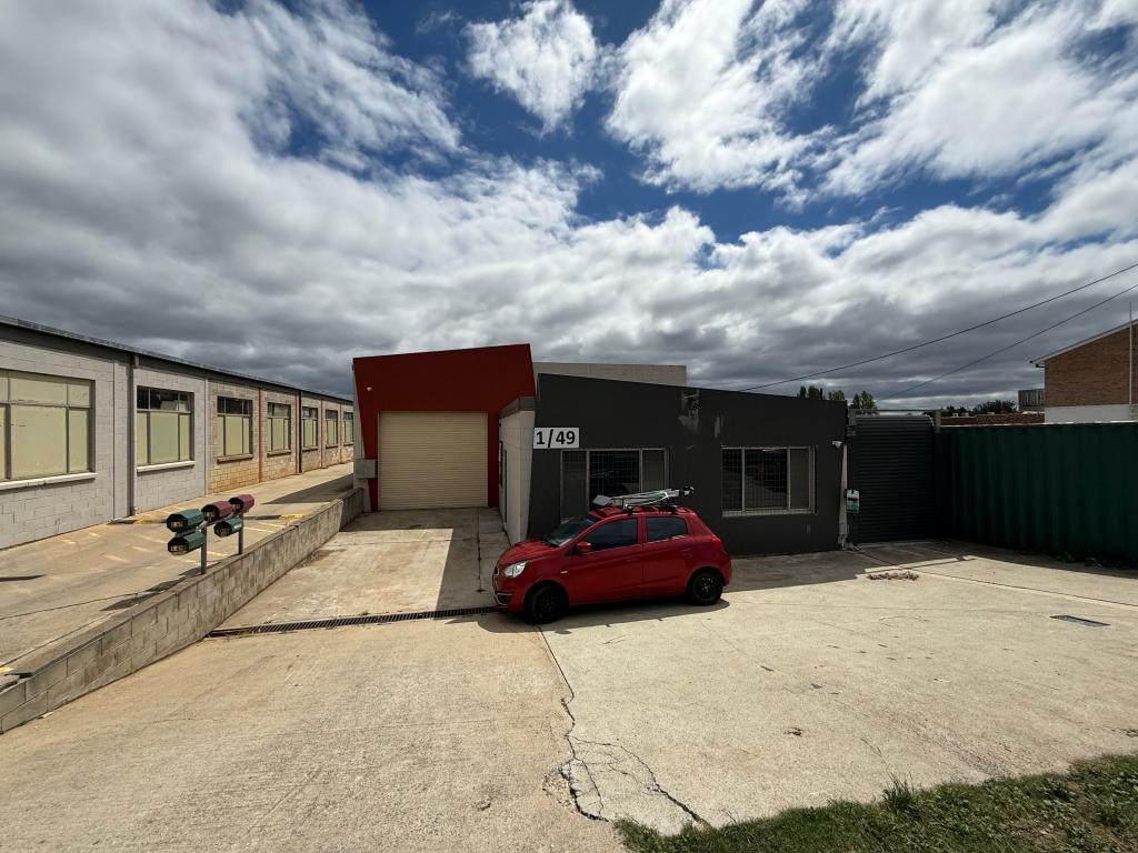 1/49 LORN RD, CRESTWOOD, NSW 2620