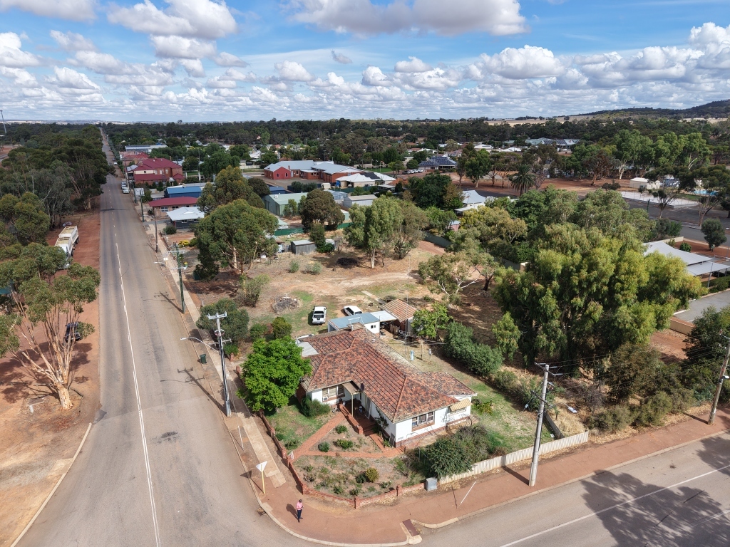 80 Brookton Hwy, Brookton, WA 6306