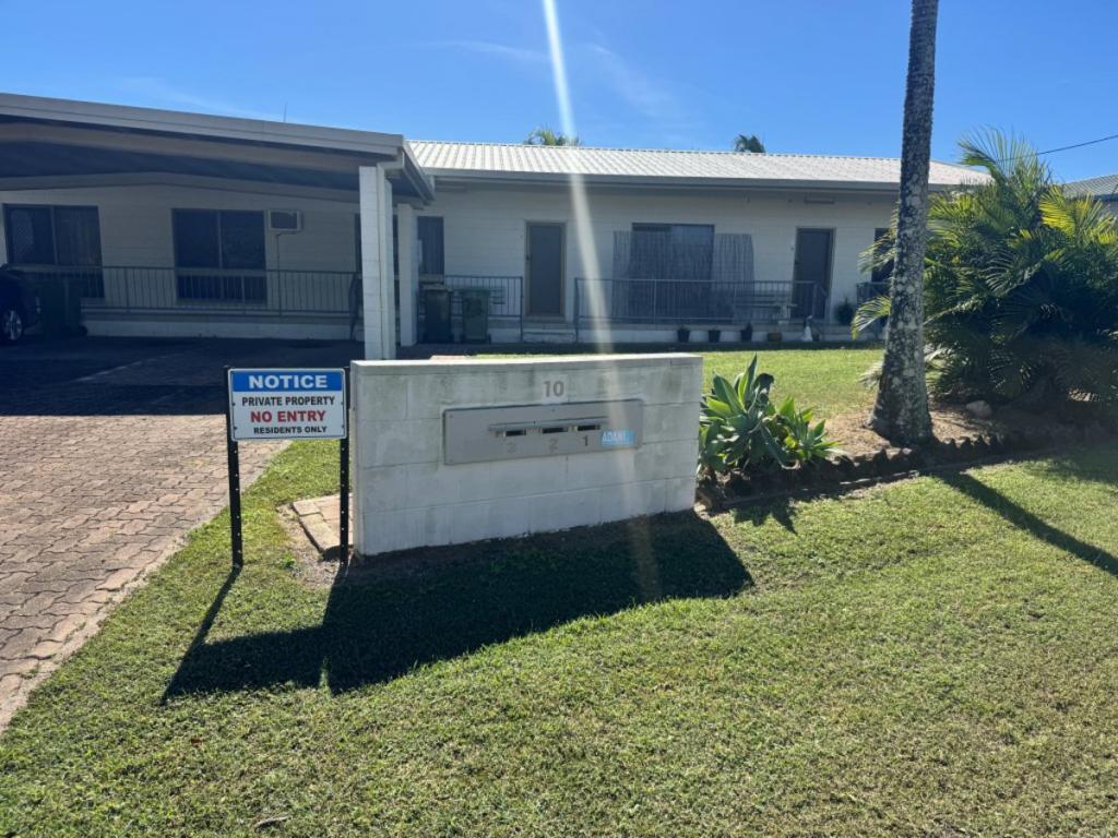 2/10 Martin St, Bowen, QLD 4805