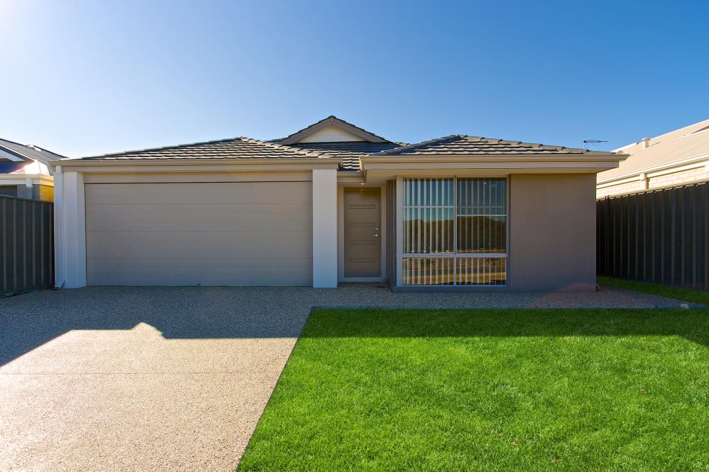 8 Mornington Cres, Wandi, WA 6167