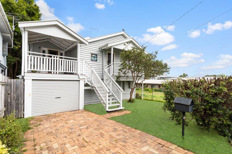 21 Alfred St, Woody Point, QLD 4019