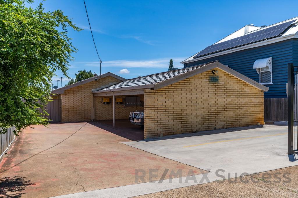 2/235a South St, South Toowoomba, QLD 4350