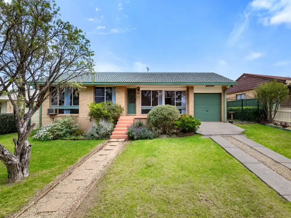 29 Fergusson St, Glenfield, NSW 2167