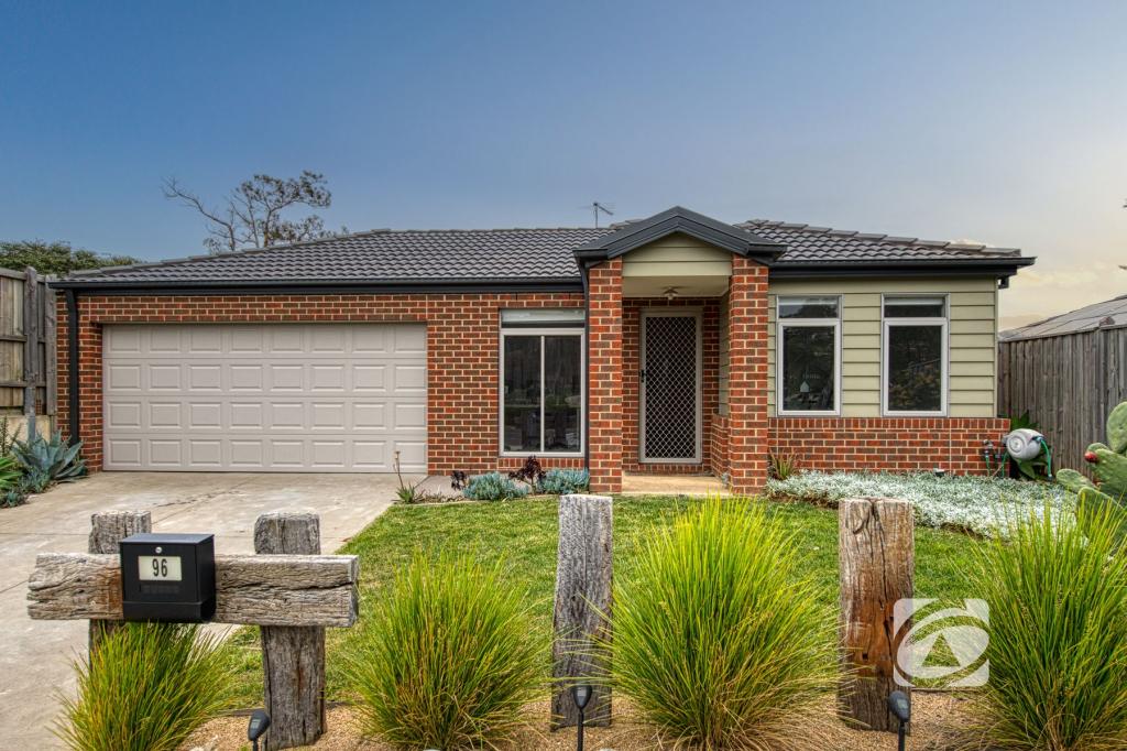 96 Ahern Rd, Pakenham, VIC 3810