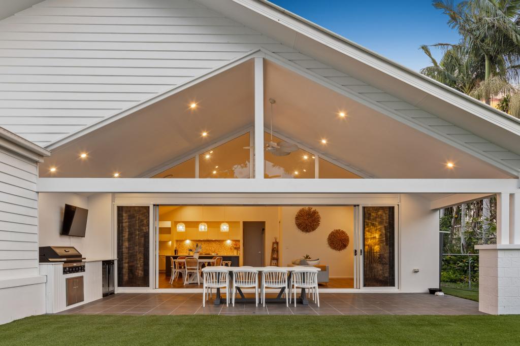 7 Marine Ct, Jacobs Well, QLD 4208