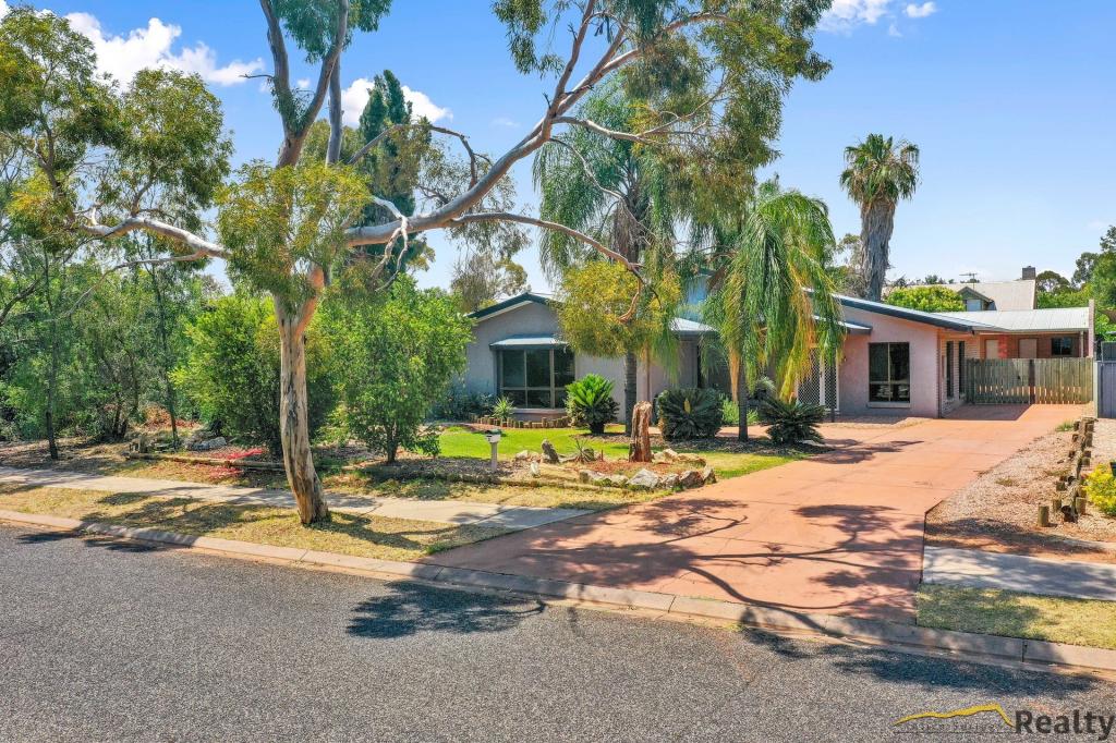 3 Hillside Gdns, Desert Springs, NT 0870