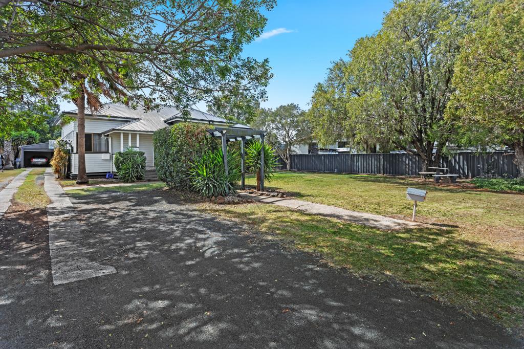 106 Kent St, Oakey, QLD 4401