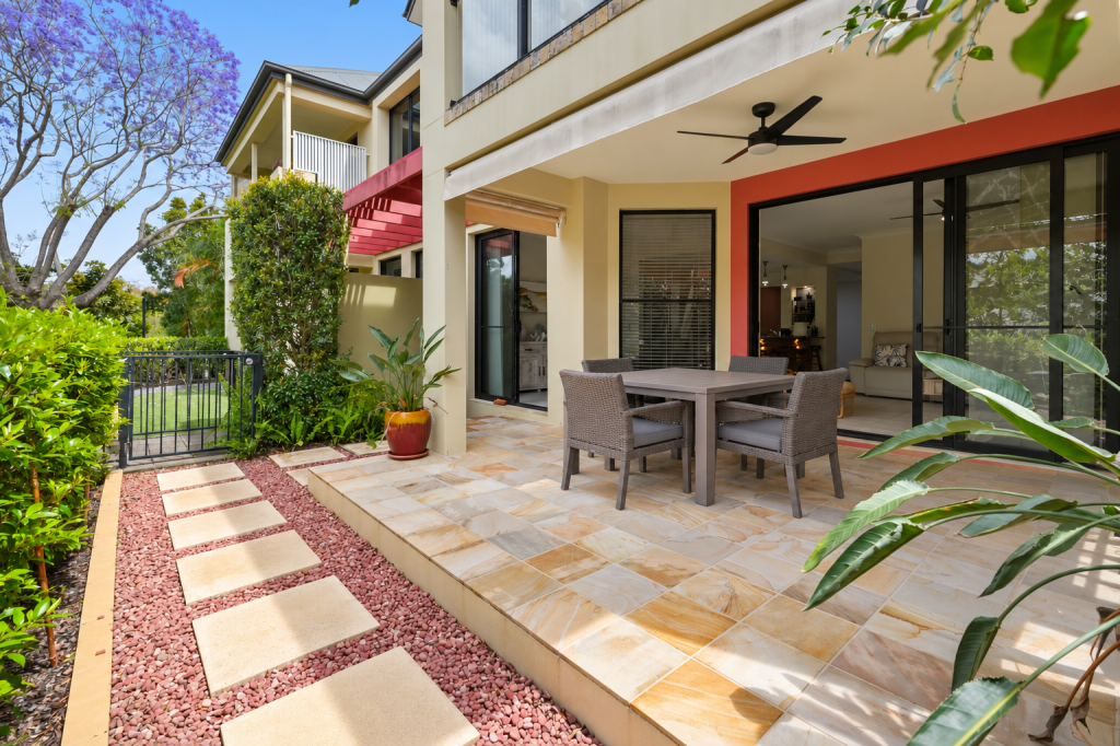 2091/1 The Vistas Dr, Carrara, QLD 4211