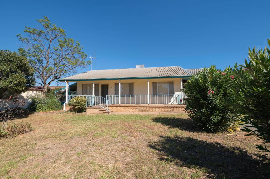 54 Coleman Rd, Parkes, NSW 2870