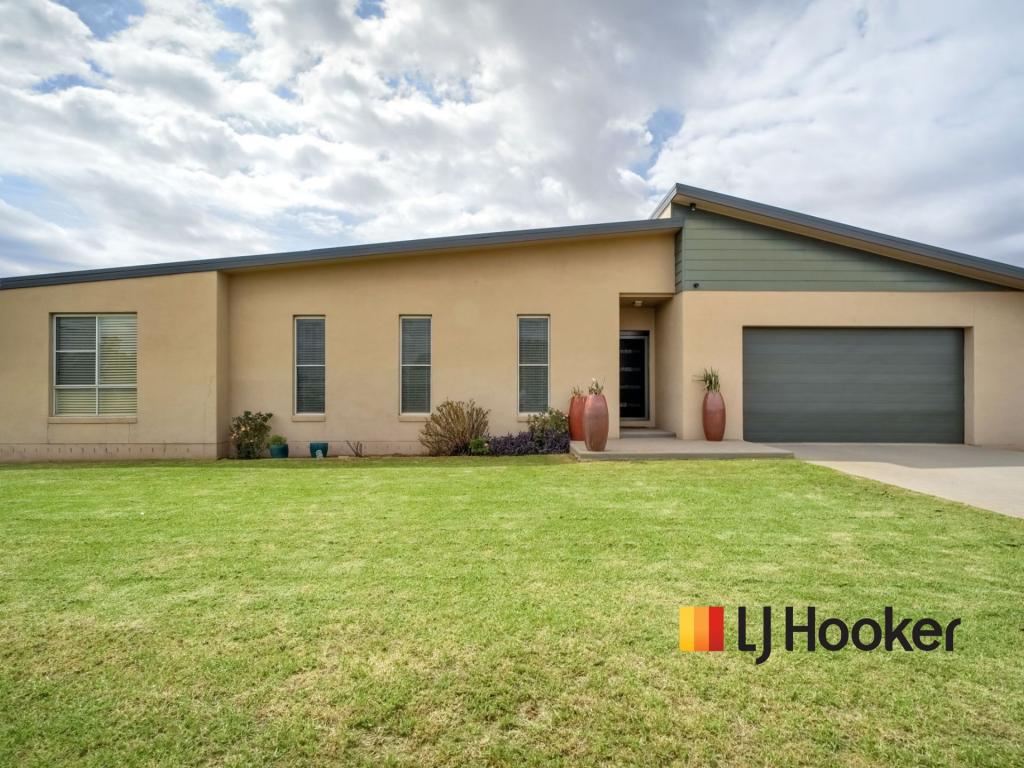 108 Maple Cres, Narromine, NSW 2821