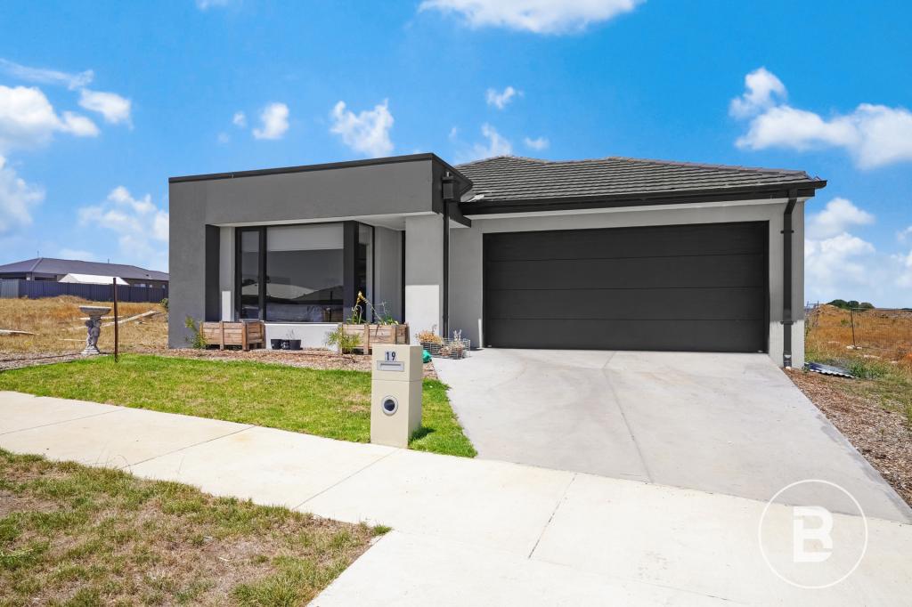 19 GULL ST, WINTER VALLEY, VIC 3358