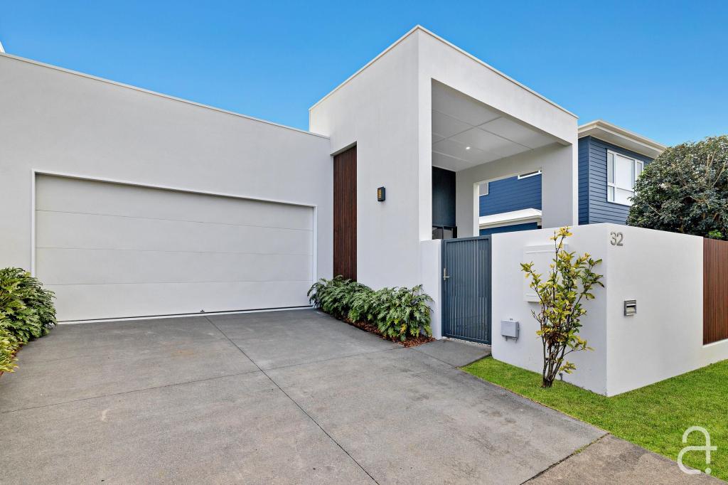 32 Tailslide Cres, Bokarina, QLD 4575