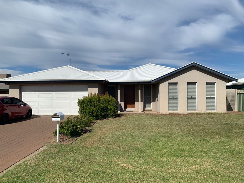 9 Holmwood Dr, Dubbo, NSW 2830