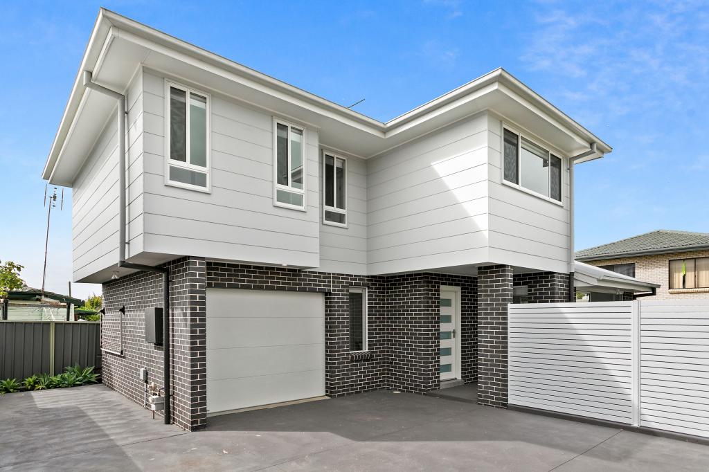 2/7 Strata Ave, Barrack Heights, NSW 2528