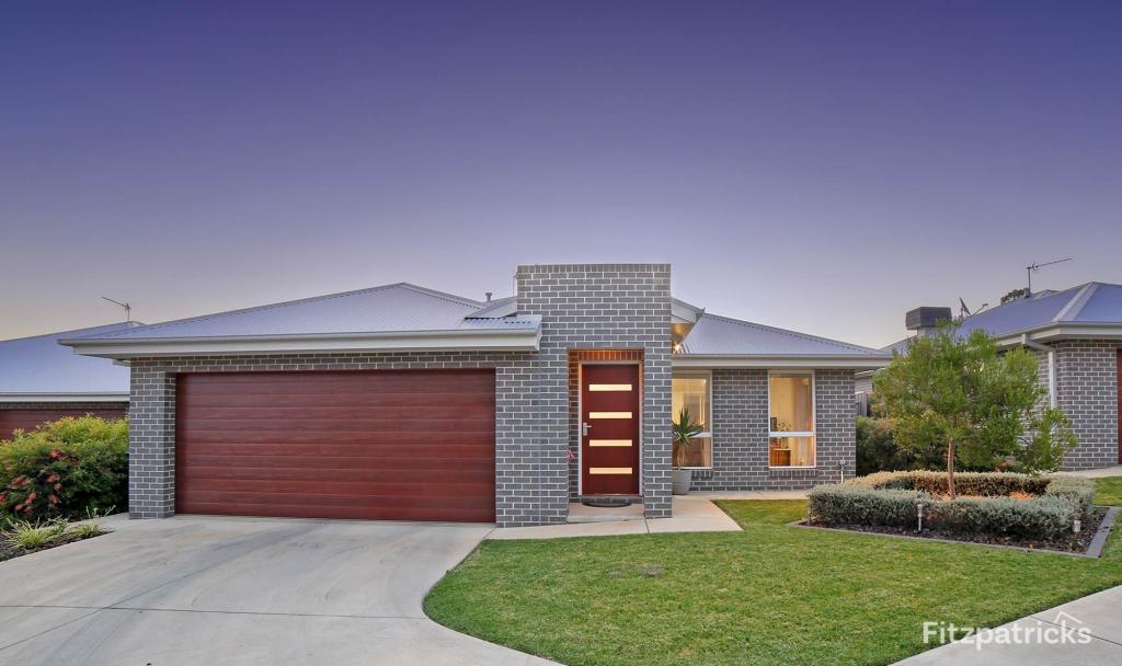 2/13 Clarence Pl, Tatton, NSW 2650