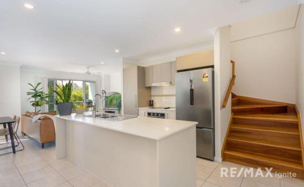 3/2 Lakes Entrance Dr, Springfield Lakes, QLD 4300