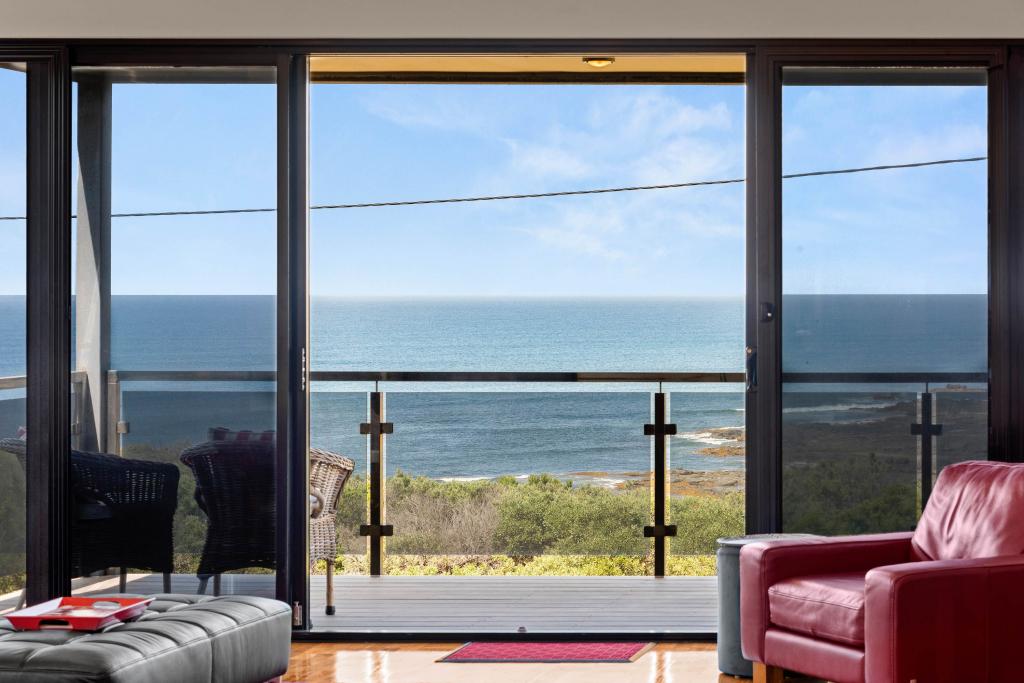 18 The Esplanade, Sunderland Bay, VIC 3922