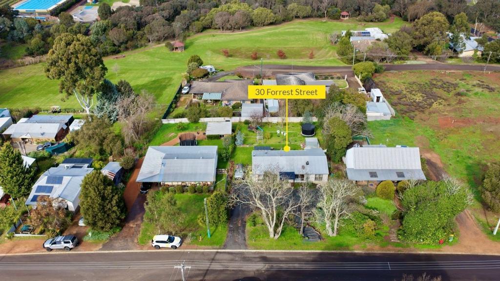 30 Forrest St, Bridgetown, WA 6255