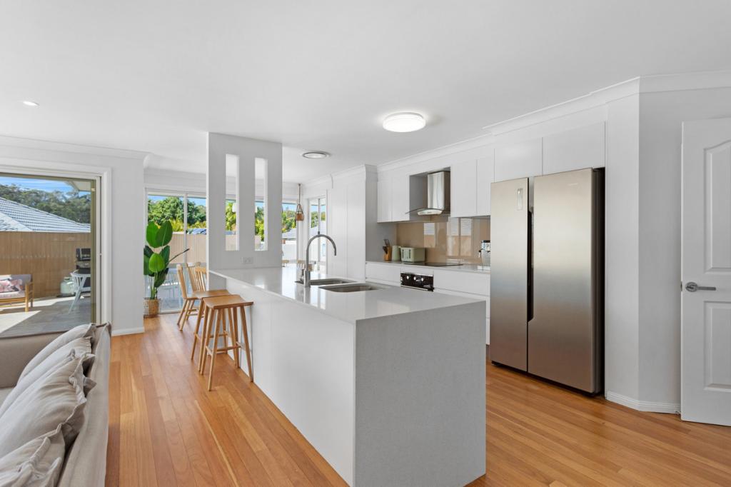 4 Orr Pl, Burleigh Waters, QLD 4220