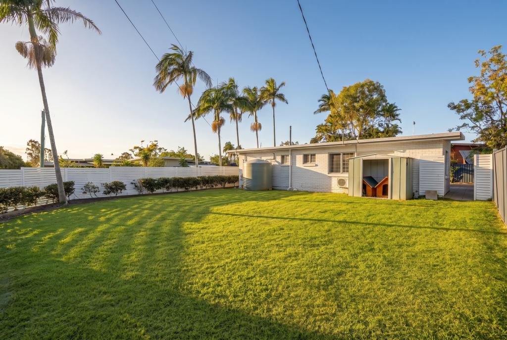 34 Heydon Ave, Labrador, QLD 4215