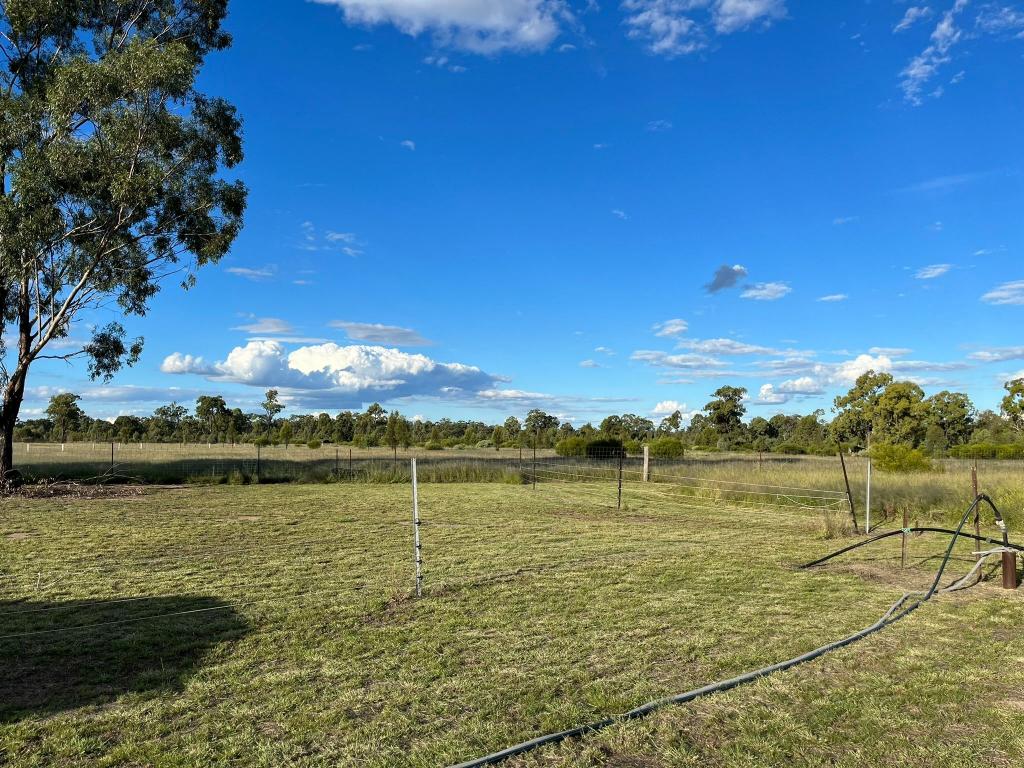 423 Colemans Rd, Weir River, QLD 4406