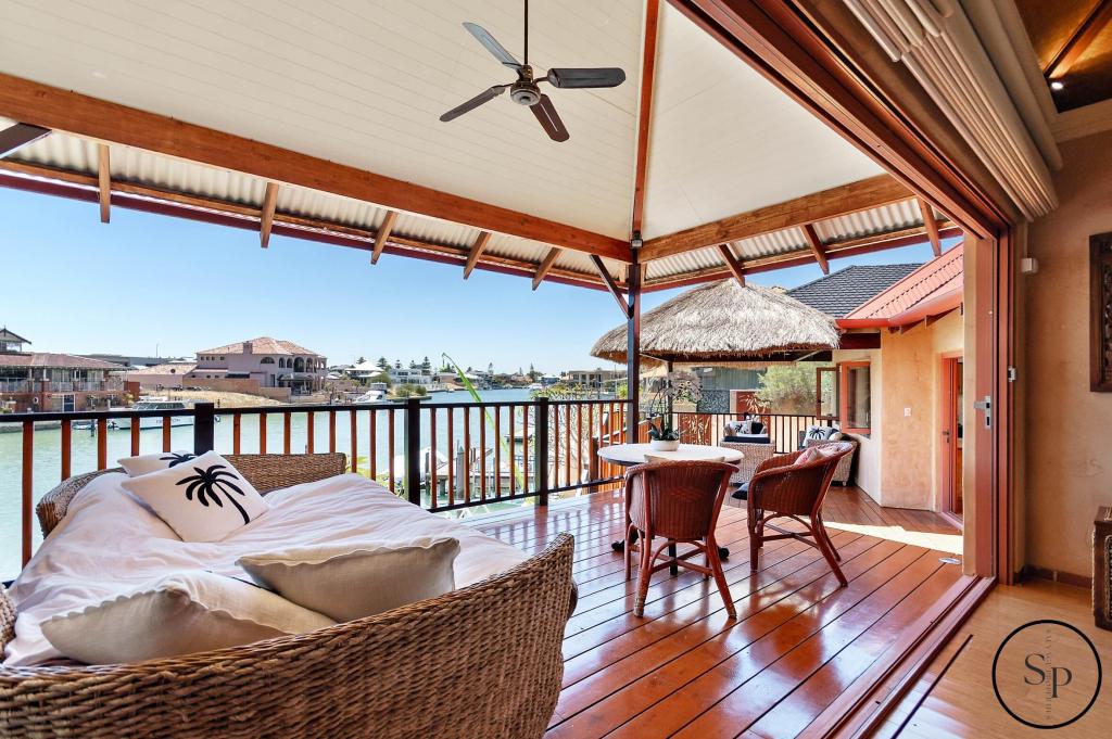 40 Santavea Mews, Halls Head, WA 6210