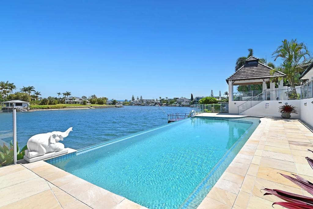 14 KERRY CT, BUNDALL, QLD 4217