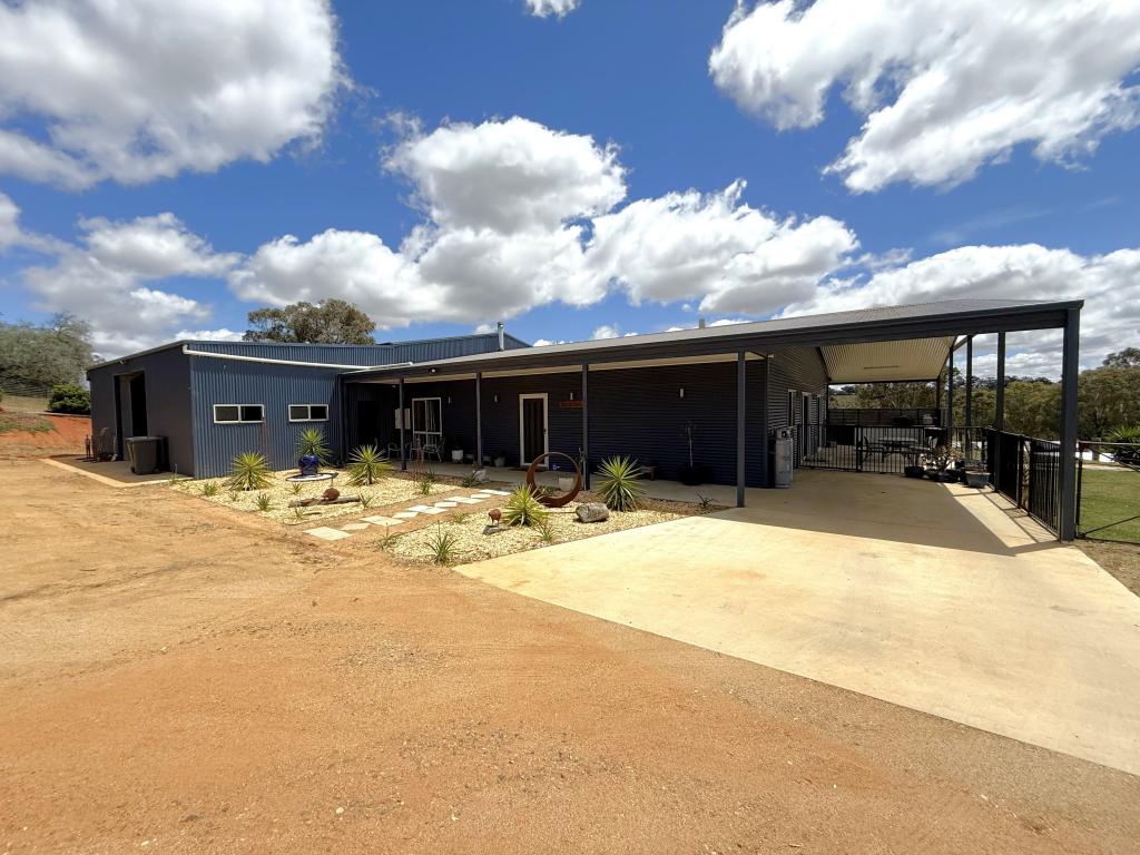 40 Saines Rd, Young, NSW 2594
