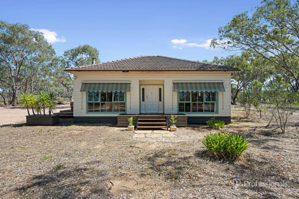 27 CARISBROOK-HAVELOCK RD, CARISBROOK, VIC 3464