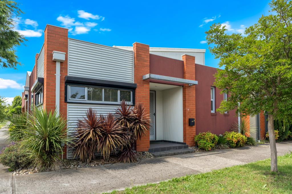 1 TIREE LANE, CRAIGIEBURN, VIC 3064