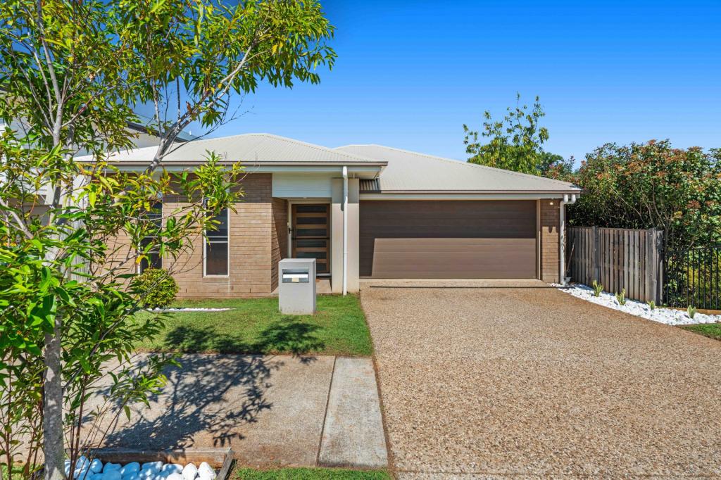 32 Swansea Cct, Redland Bay, QLD 4165