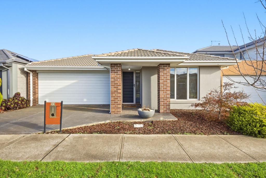 33 Ballymarang Ch, Cranbourne West, VIC 3977