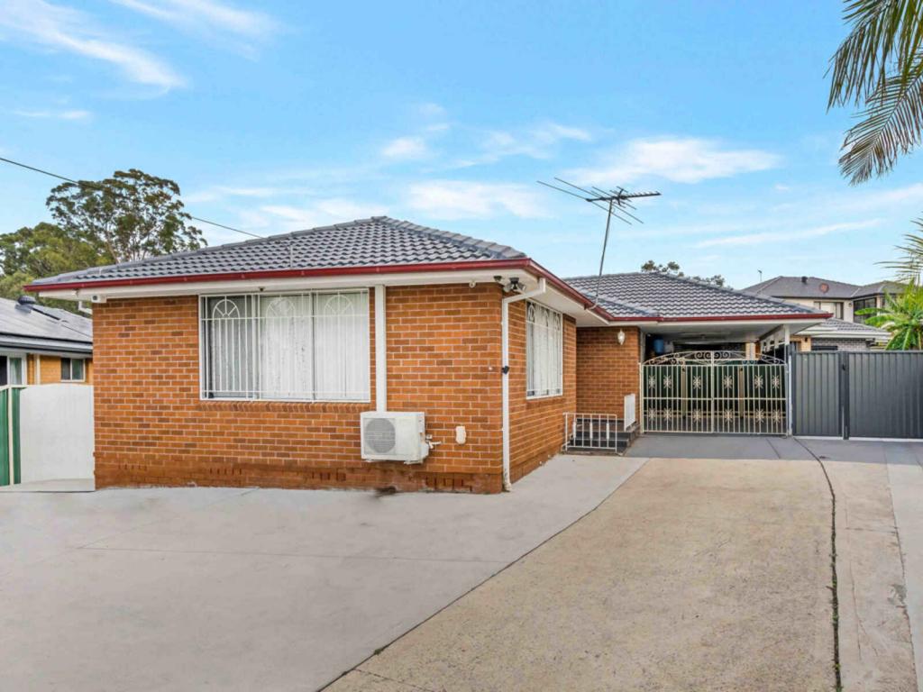 4 CHARLOTTE CL, LURNEA, NSW 2170