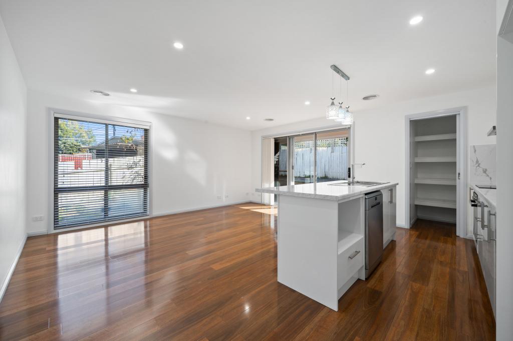 18 Clive Steele Ave, Monash, ACT 2904